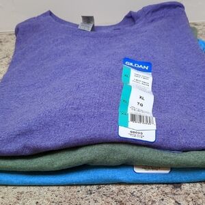 3 NWT Gildan Men's T-Shirts - Never Worn!